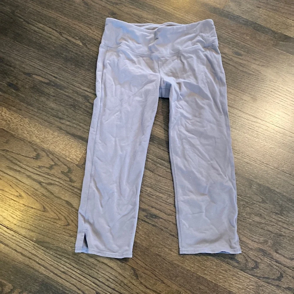 Athleta Gray Crop Cropped Capri Leggings Medium M VGUC
